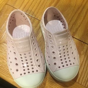 Native Jefferson shoes in like pink.